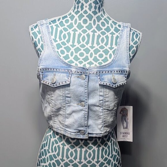 NWT Denim Cropped Studded Vest - Size Medium - Front Pockets - Picture 1 of 5